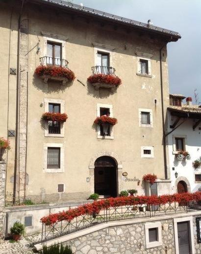 Dimora Fresilia Casa Vacanze 奥皮 外观 照片